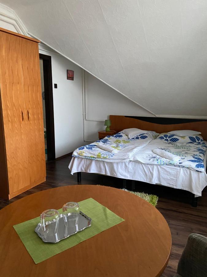 Teke Panzió Bed & Breakfast Kormend Bagian luar foto