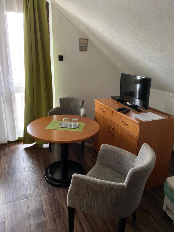 Teke Panzió Bed & Breakfast Kormend Bagian luar foto