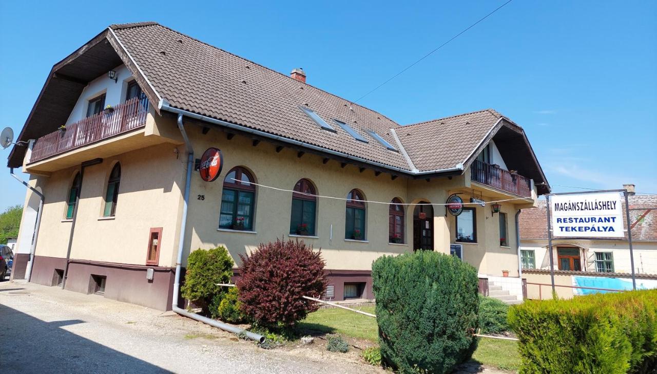 Teke Panzió Bed & Breakfast Kormend Bagian luar foto