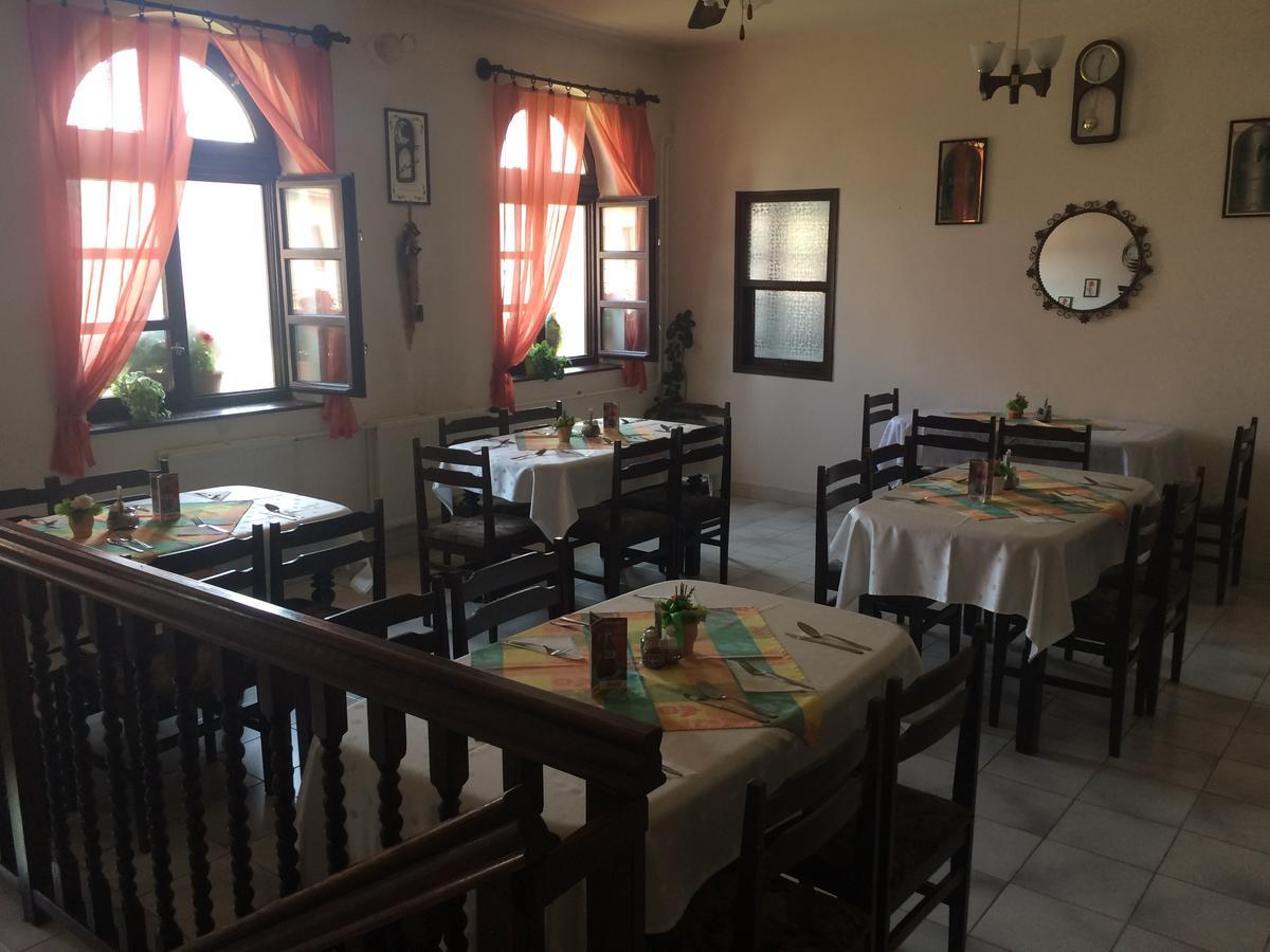 Teke Panzió Bed & Breakfast Kormend Bagian luar foto